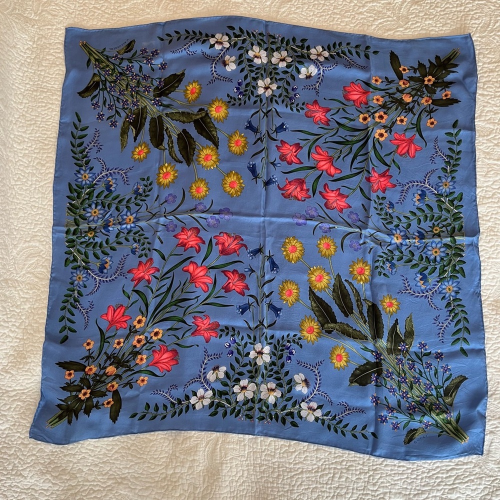 Gucci New Flora scarf